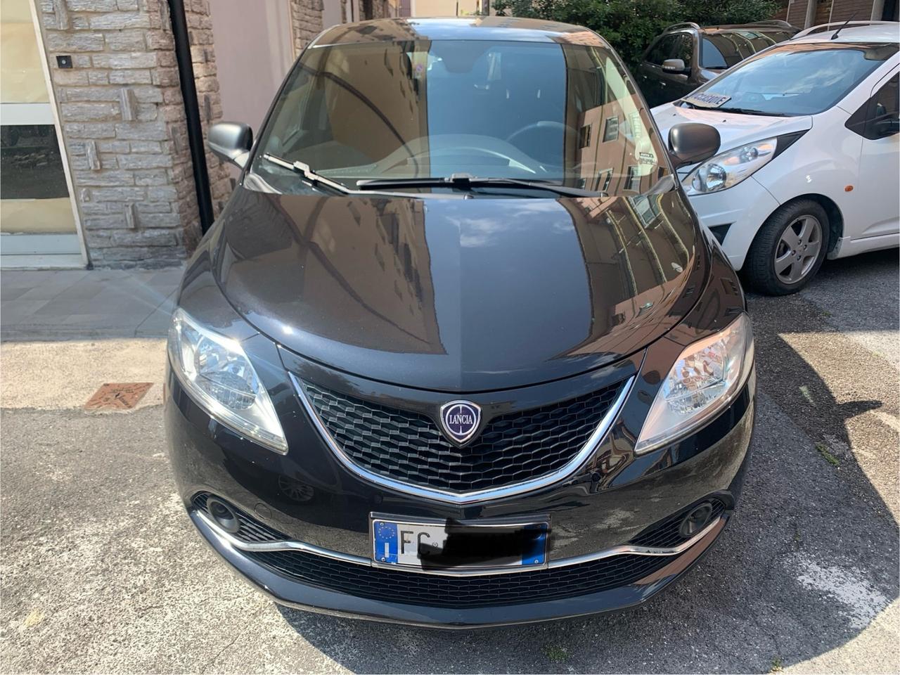 Lancia Ypsilon 1.2 69 CV 5 porte Gold 05/2016 km 46000