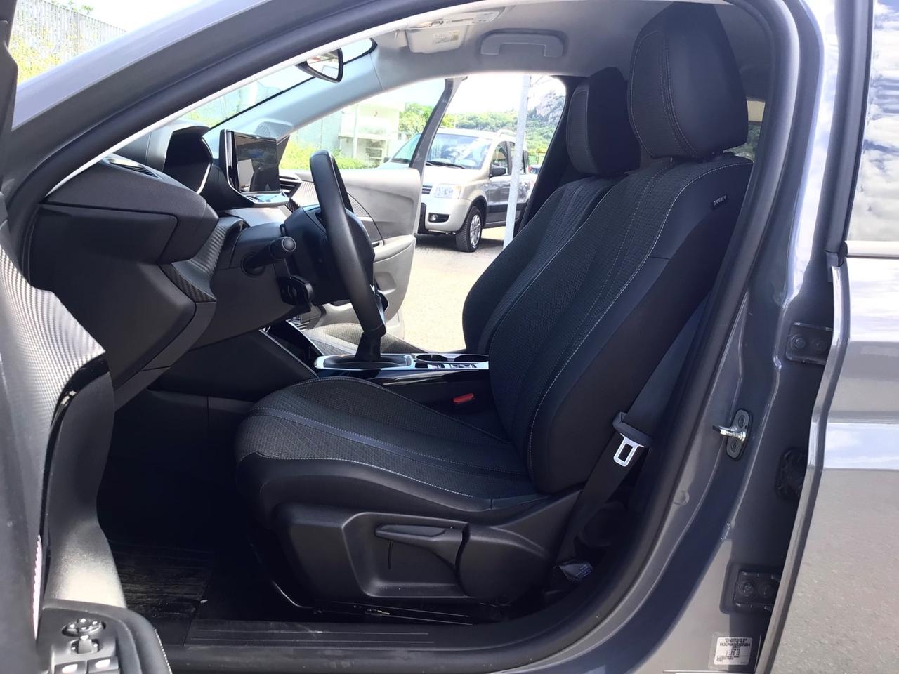 Peugeot 208 1.2 100cv Allure