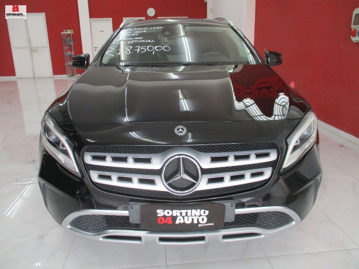 MERCEDES GLA 200 d Automatic Premium-2017