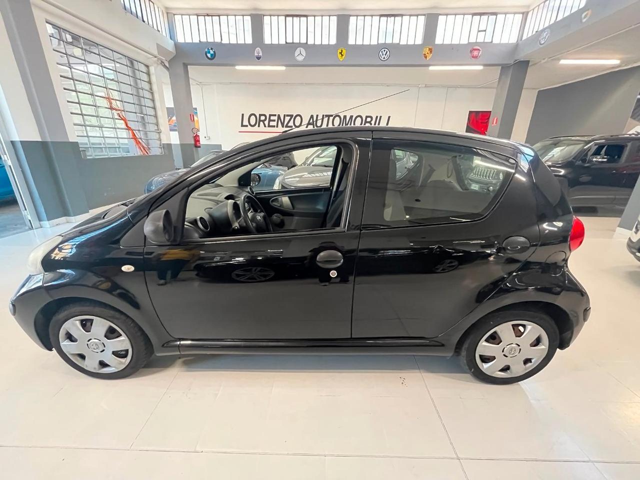 Toyota Aygo 5 Porte Aygo 5p 1.0 Now