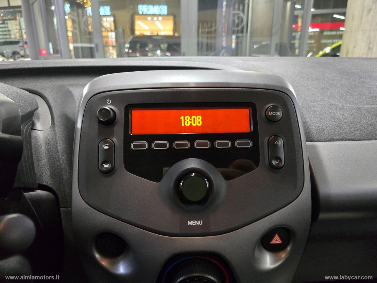 TOYOTA Aygo Connect 1.0 VVT-i 72 CV 5p. x-play