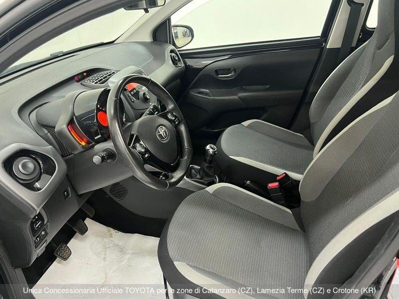 Toyota Aygo Aygo Connect 1.0 VVT-i 72 CV 5 porte x-play