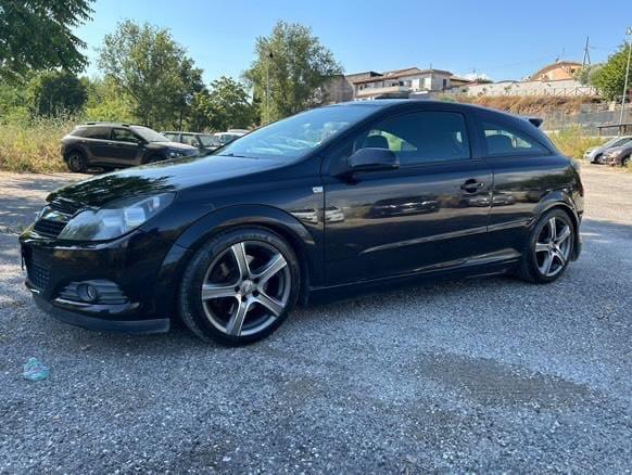 Opel Astra GTC 1.7 CDTI 125CV 3 porte Cosmo