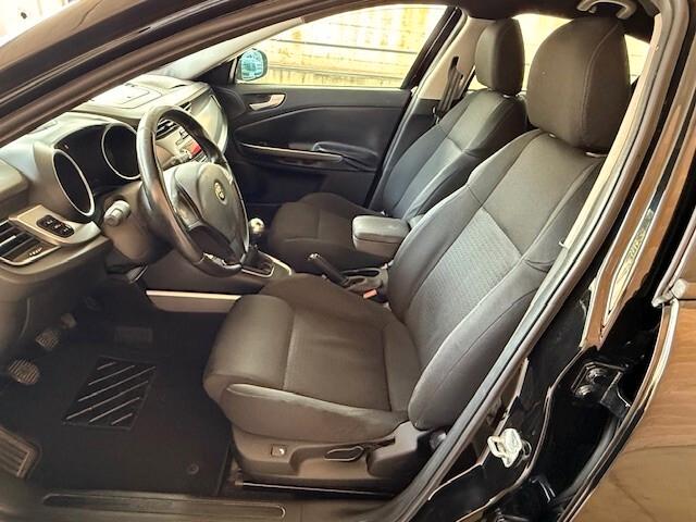 Alfa Romeo Giulietta 1.6 JTDm-2 Distinctive
