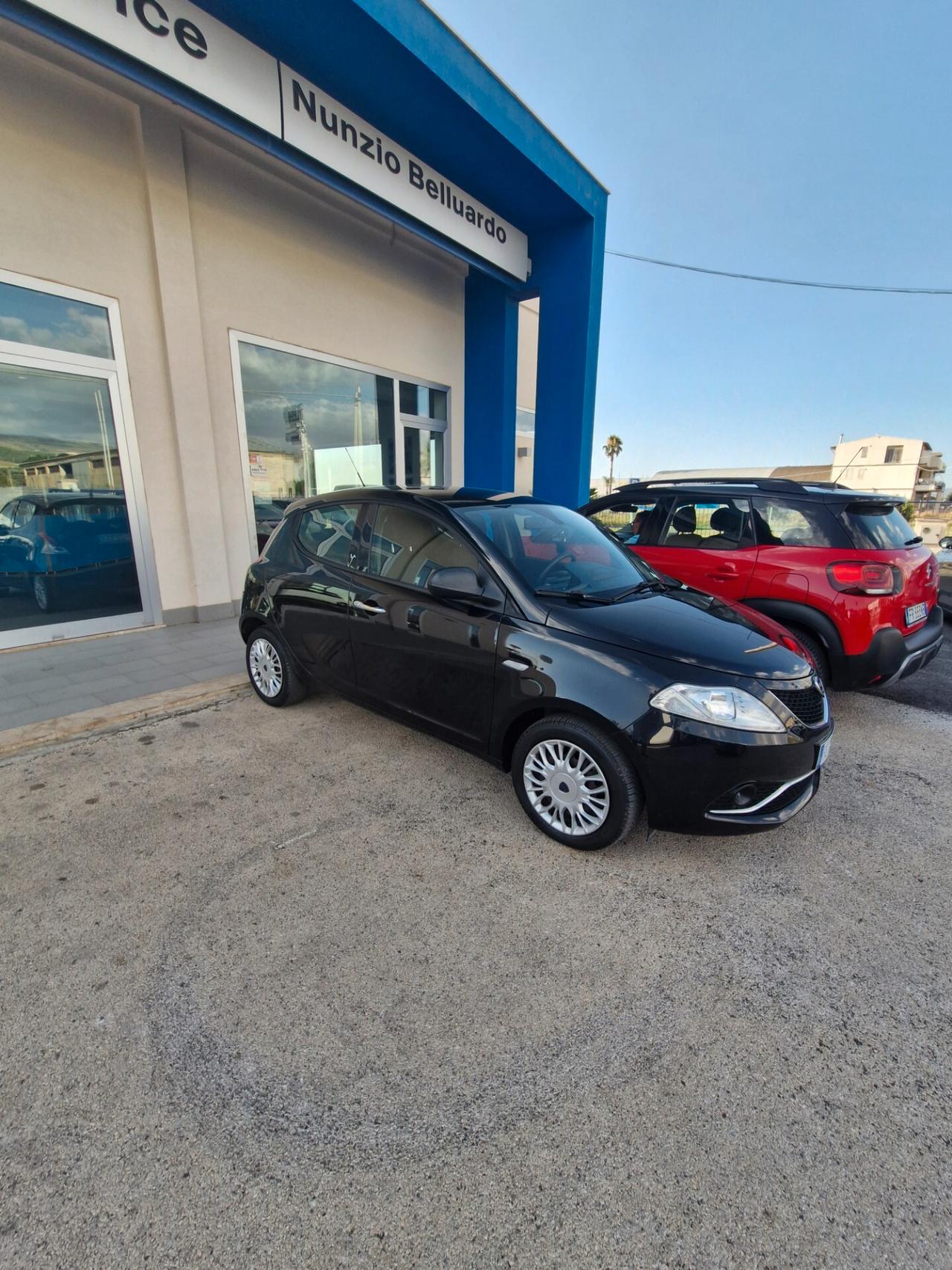 Lancia Ypsilon 1.2 69 CV 5 porte Silver