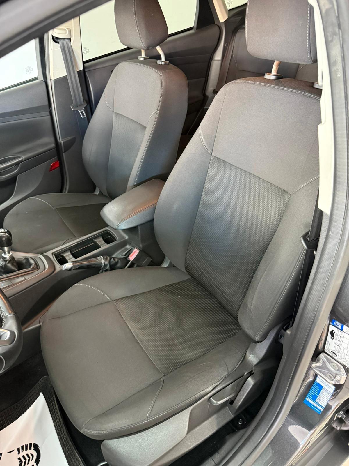 Ford Focus 1.5 TDCi 120 CV Start&Stop Powershift Titanium