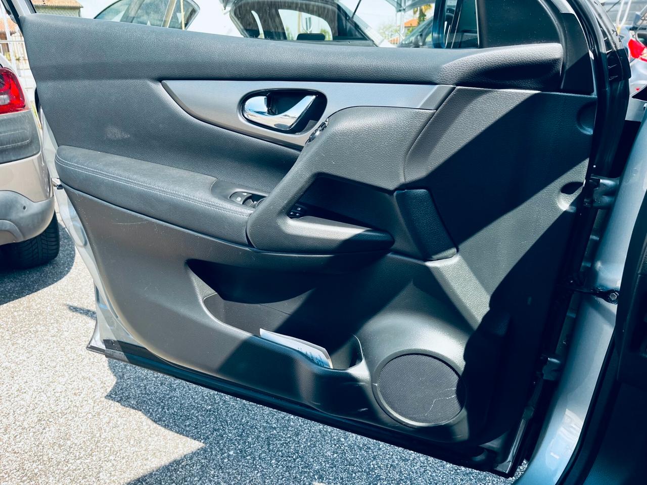 Nissan Qashqai 1.5 dCi N-Connecta