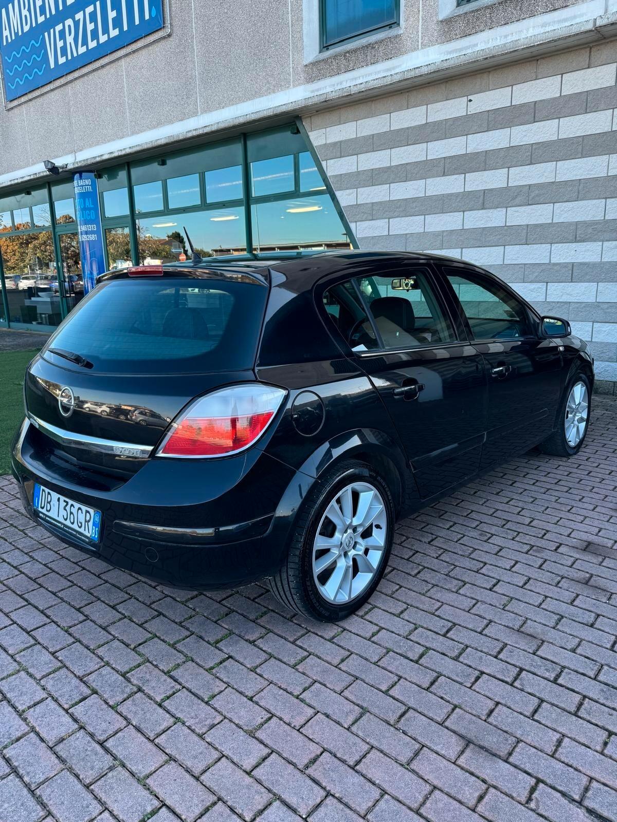 Opel Astra 1.9 CDTI 120CV Cosmo