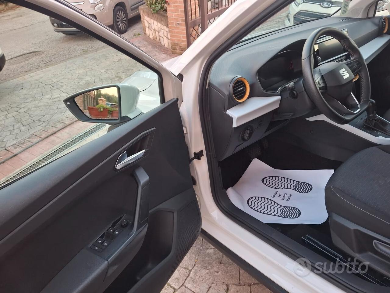 Seat Arona 1.0 TGI Style AUTOMATICA NAVI APPLE CAR PLAY CERCHI CAMERA PDC COMANDI VOLANTE LED