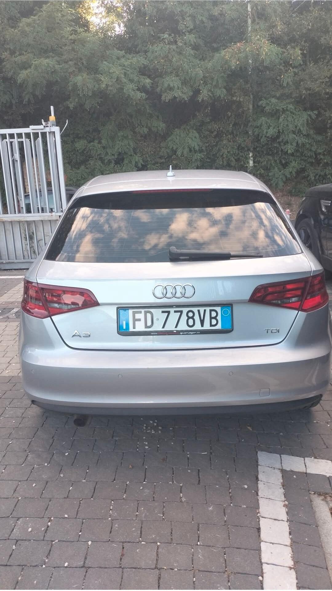 Audi A3 1.6 TDI clean diesel S tronic Ambition