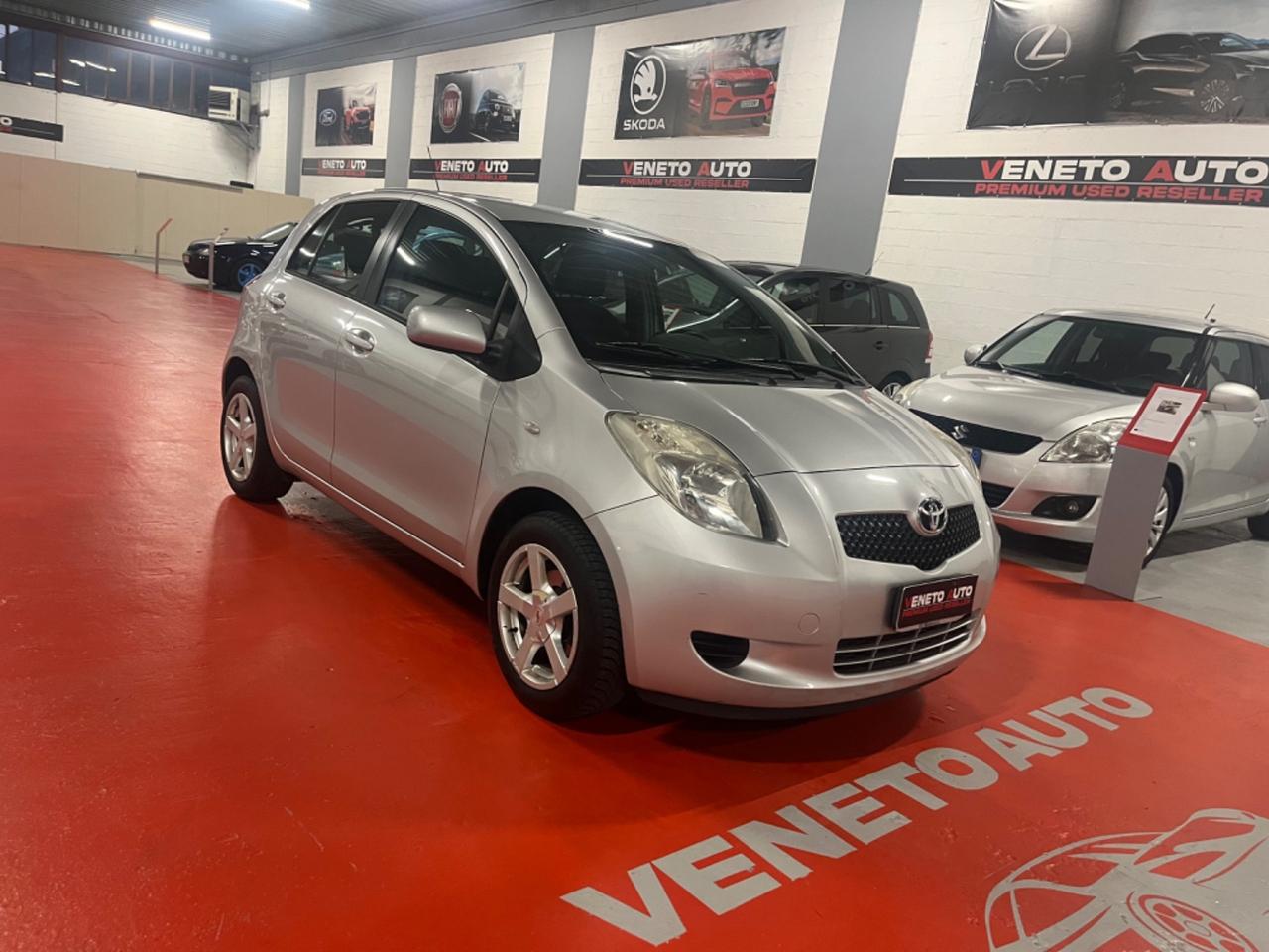 Toyota Yaris 1.0 5 porte