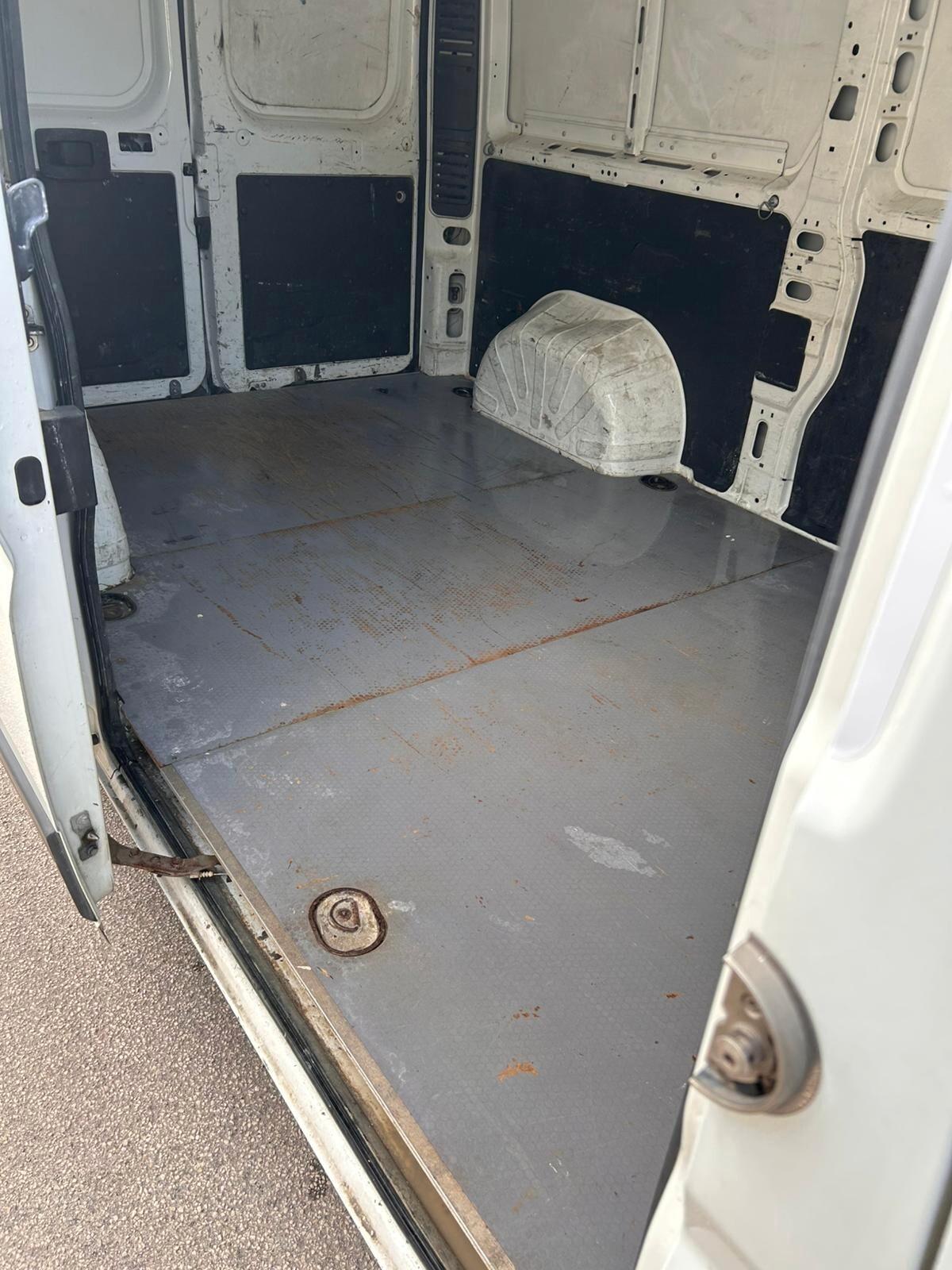 Peugeot Boxer 330 2.2 HDi/120CV PC-TN Furgone