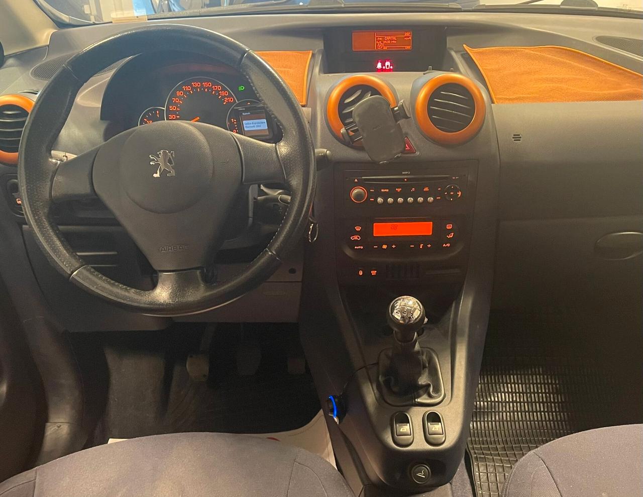 PEUGEOUT 1007 1.4 HDi-OK NEOPATENTATI-FRIZIONE NUOVA