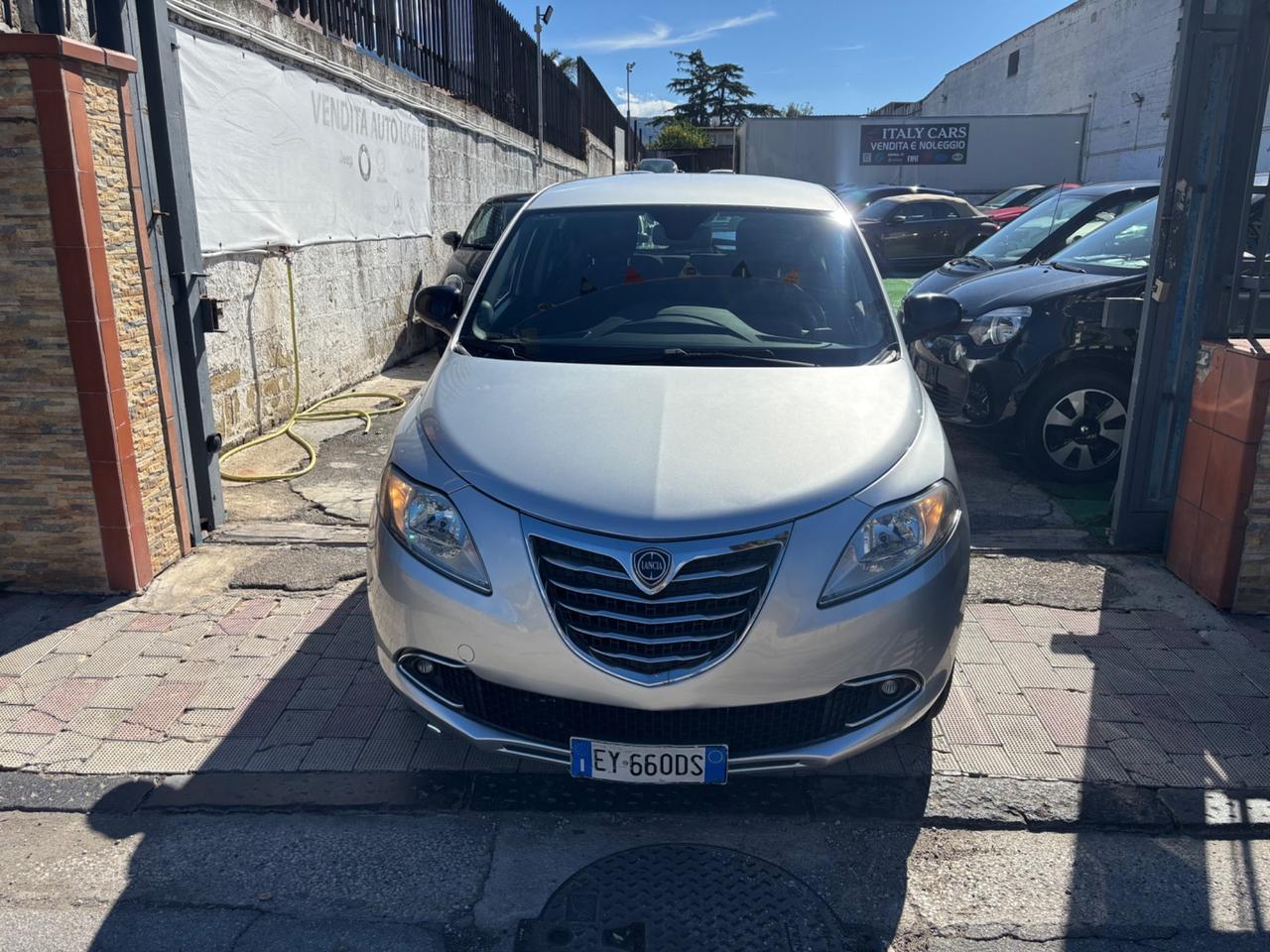 Lancia Ypsilon 0.9 TwinAir 85 CV 5 porte S&S Gold