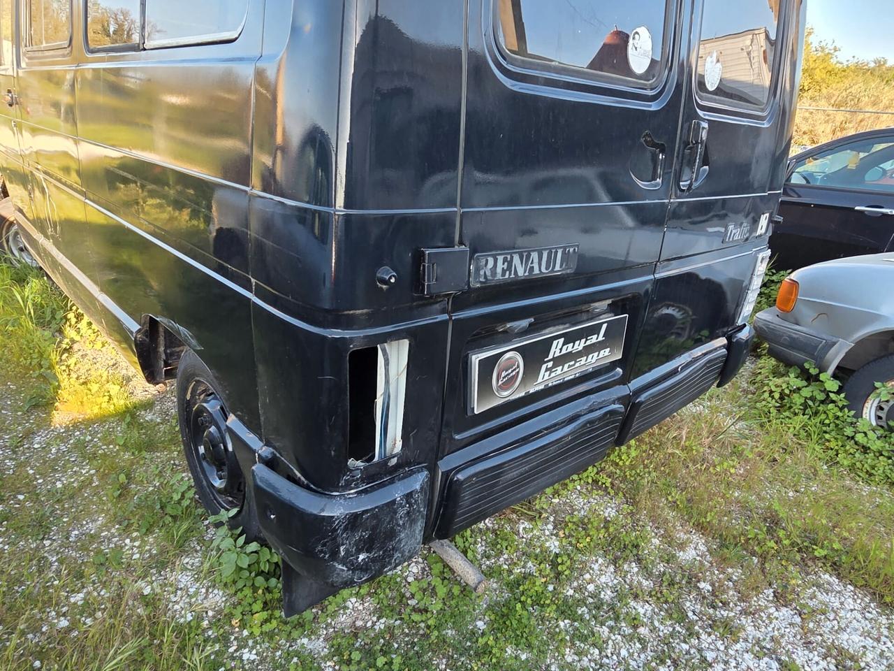 Renault Trafic 2.1D 9 POSTI MK1 - DA RESTAURO