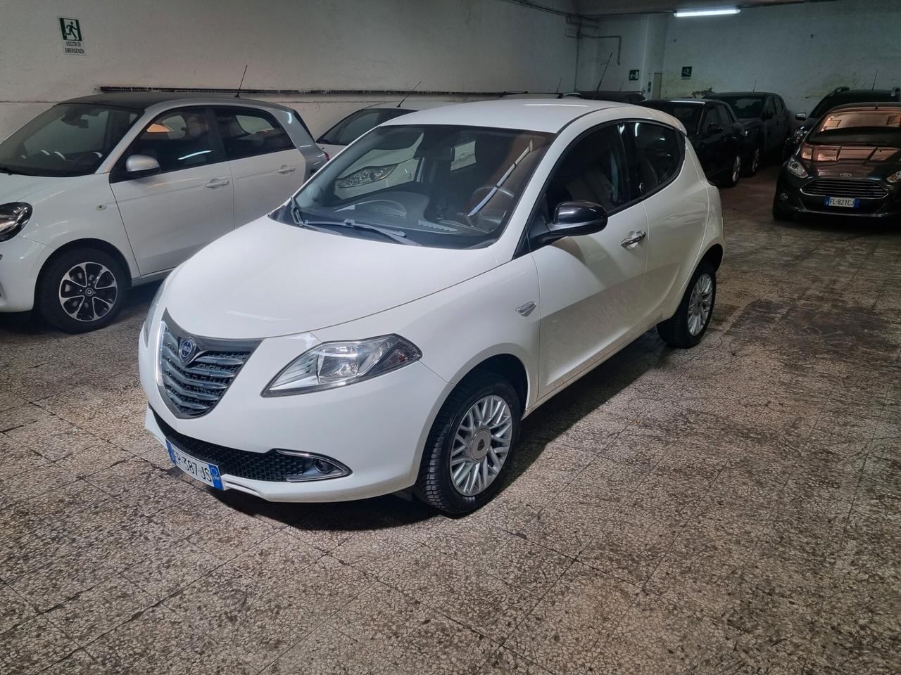 Lancia Ypsilon 0.9 TwinAir 85CV 5P Metano Ecochic Gold
