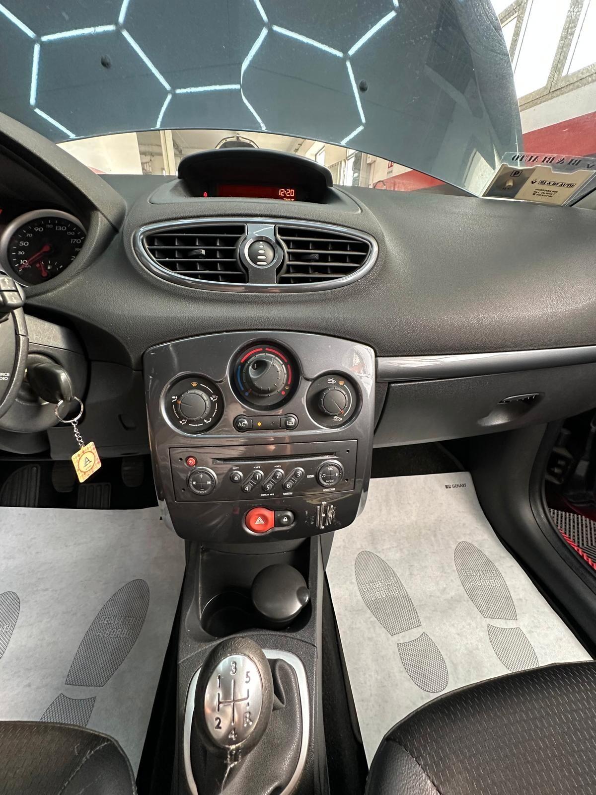 Renault Clio 1.2 16V 5 porte Le Iene