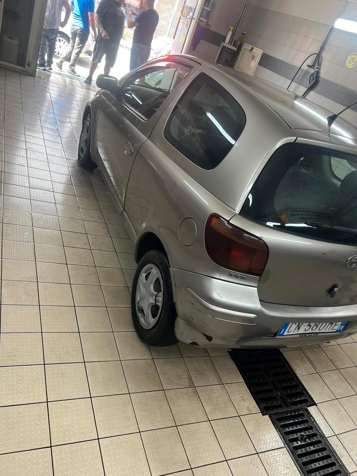 Toyota Yaris 1.4 tdi D-4D cat 3 porte