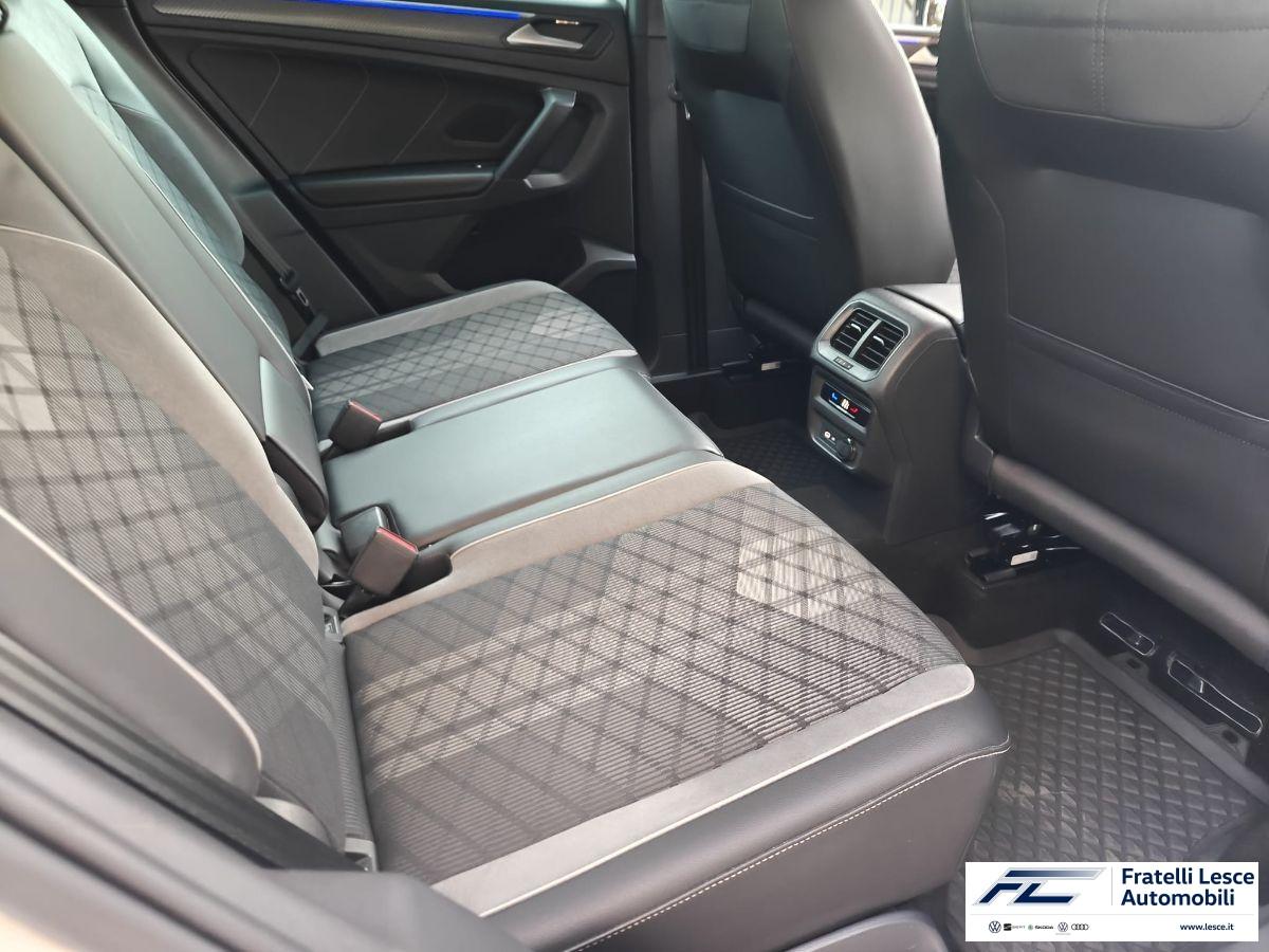 VOLKSWAGEN - Tiguan 2.0 tdi R-Line 4motion 200cv dsg (Esposizione Piano Lago)