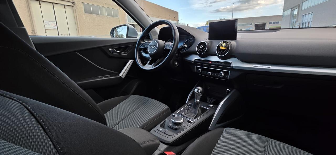 Audi Q2 30 TDI Business Design