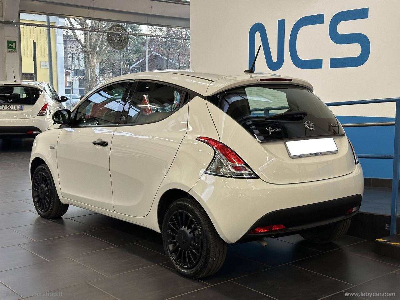 LANCIA Ypsilon 1.0 FireFly 5p.S&S Hybrid Silver NEOPATENTATI