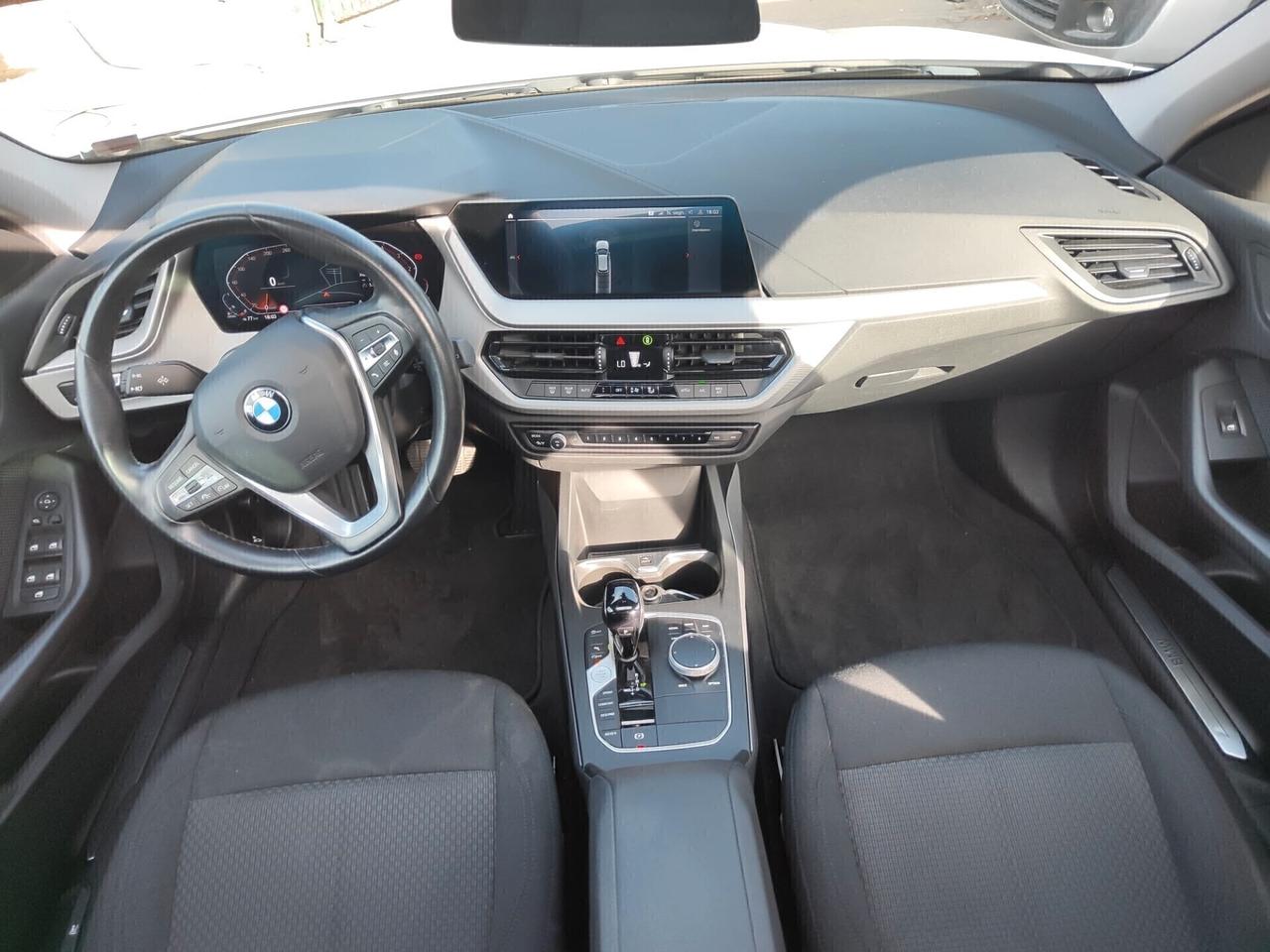 Bmw 118 120d 5p. Advantage