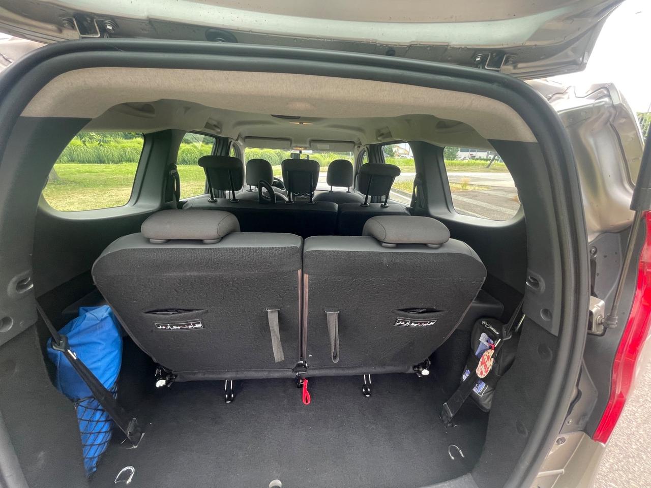 Dacia Lodgy Dacia Lodgy, euro 5b, anno 2013, 7 posti, 137.000 km!