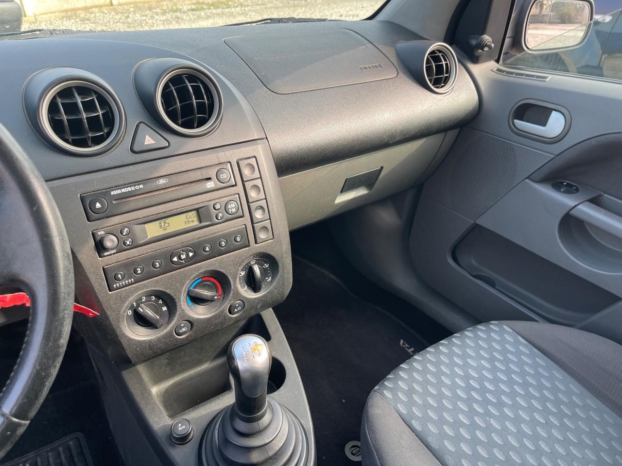 Ford Fiesta 1.4 16V 5p. Zetec
