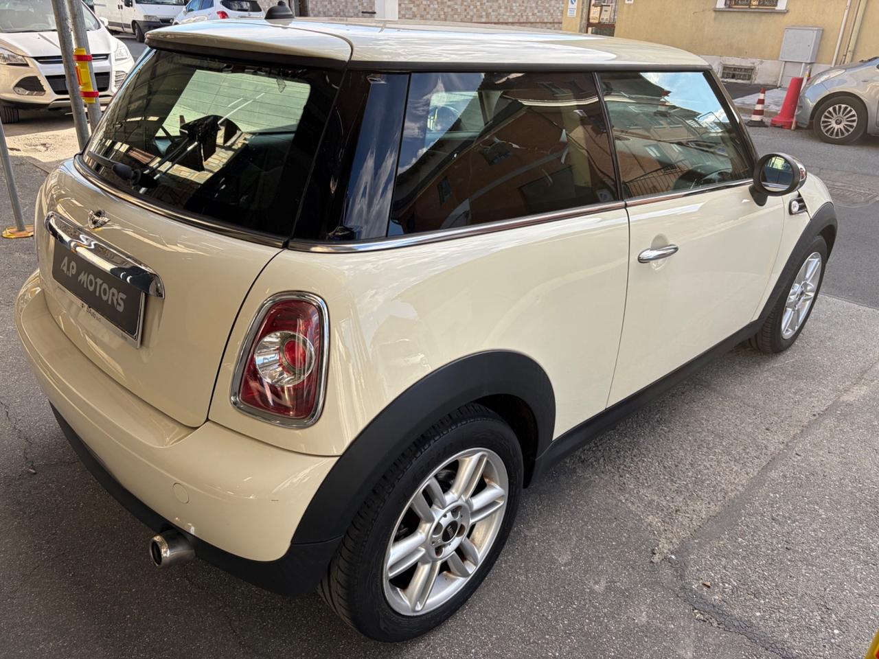 Mini 1.6 16V Cooper D KM 100000