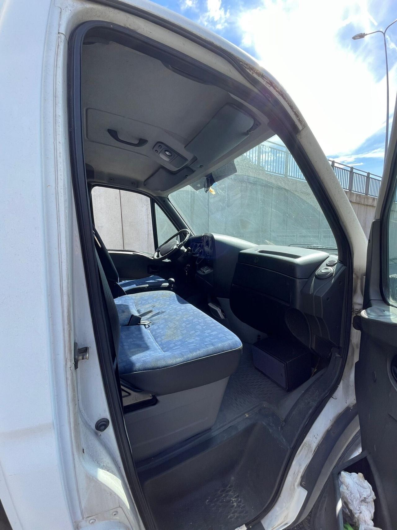 Iveco Daily 29L12P 2.3 Hpi TDI PM Cabinato