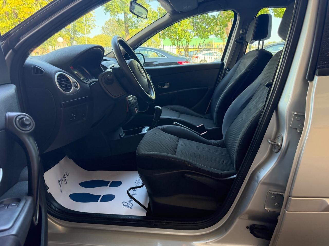 Renault Clio 1.2 16V SporTour Luxe