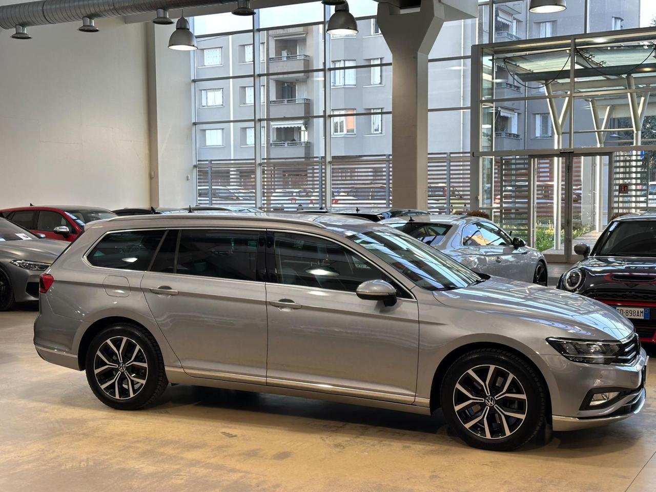 Volkswagen Passat Variant 2.0 tdi Executive 150cv DSG-Camera-Carplay-Keyless-IVA