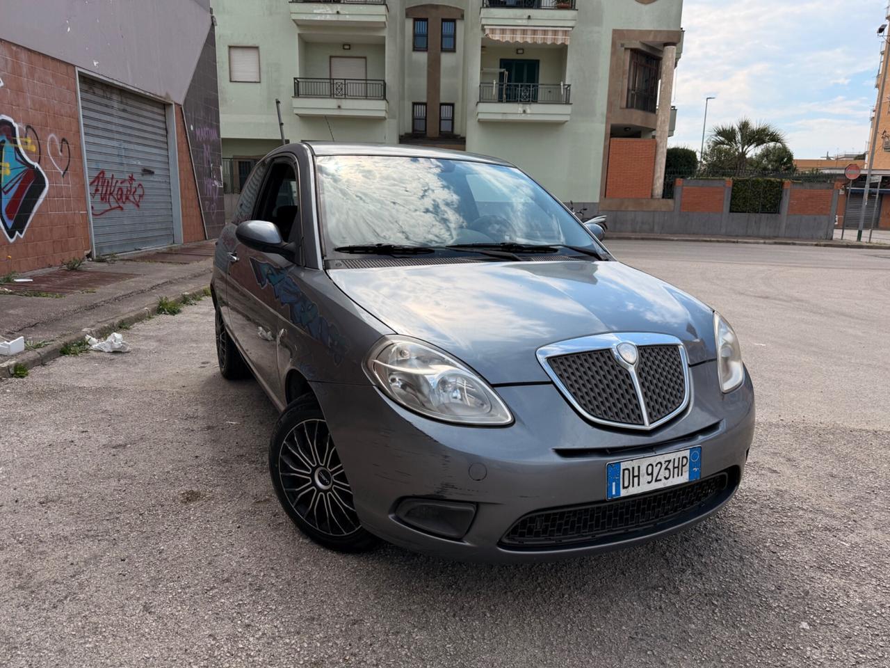 Lancia Ypsilon Restayling 1.2benz Full Perfett