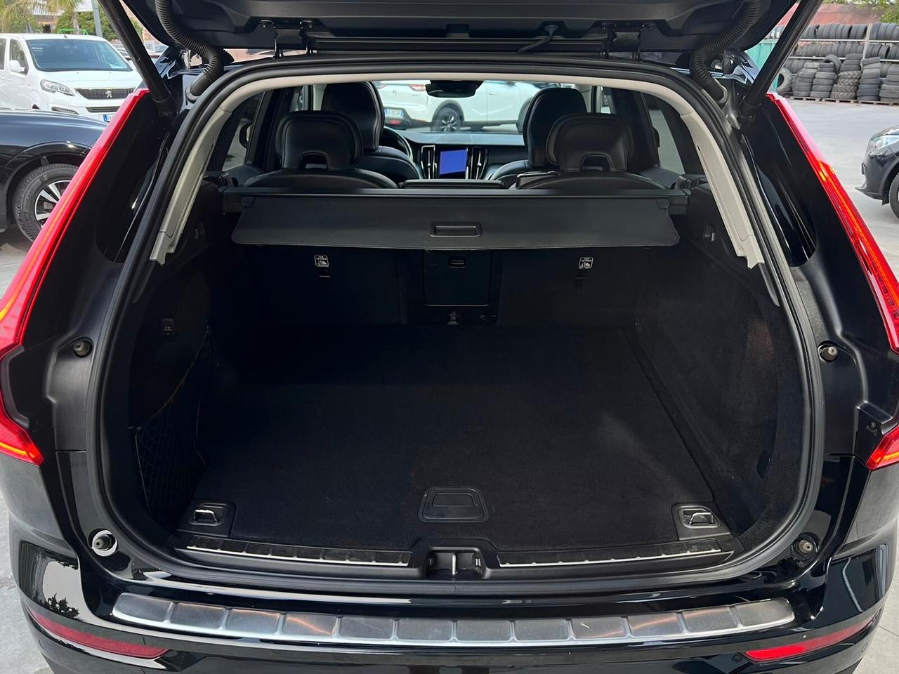 Volvo XC 60 XC60 B4 (d) AWD Geartronic Momentum Tetto apribile