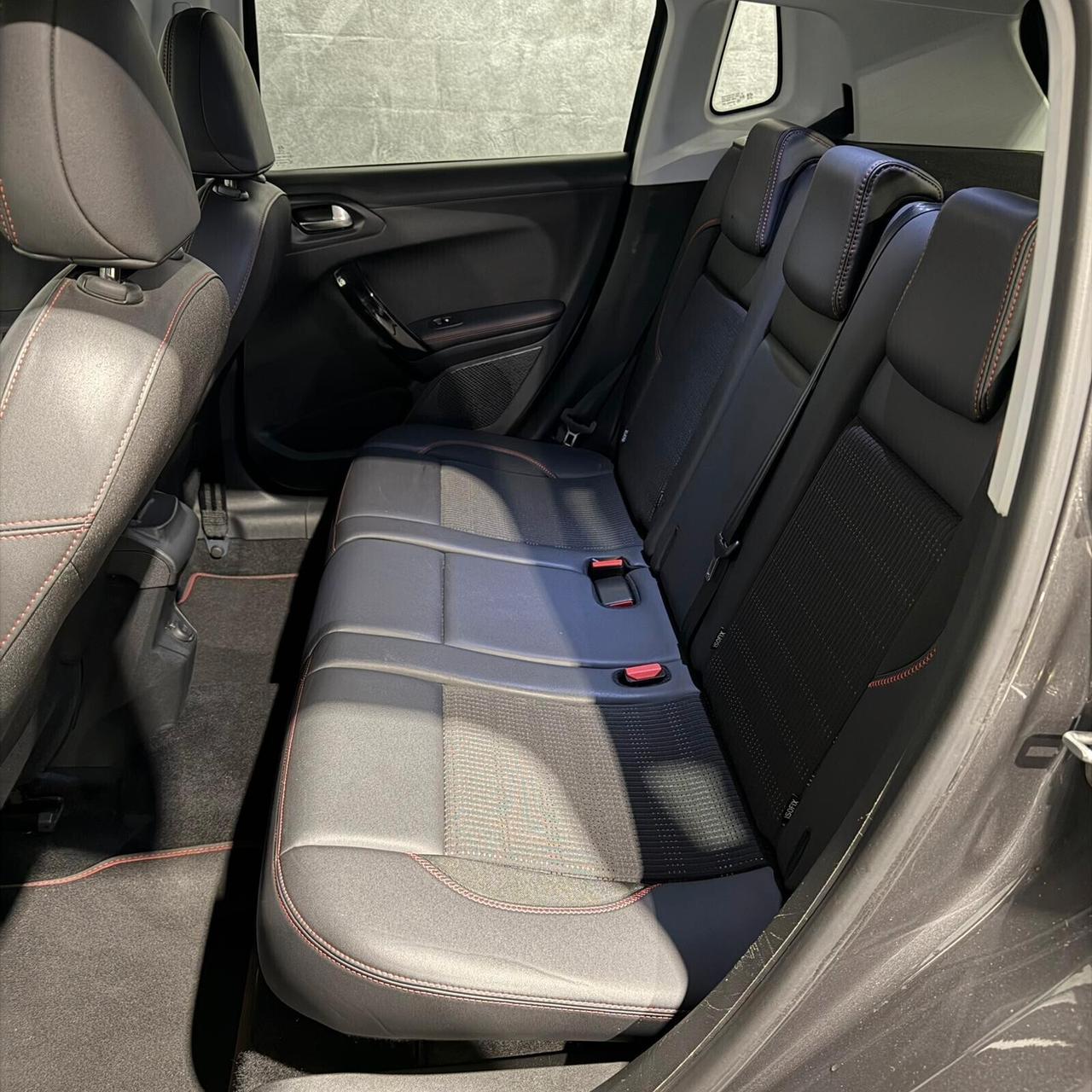 Peugeot 2008 1.2 BENZINA GT-LINE NEOPATENTATI+PELLE+RETROCAMERA