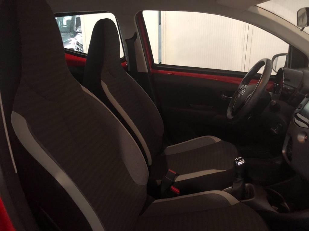 Toyota Aygo 5 Porte 1.0 VVT-i x-play