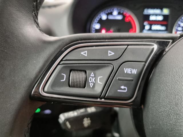 AUDI Q2 30 TDI Identity Black