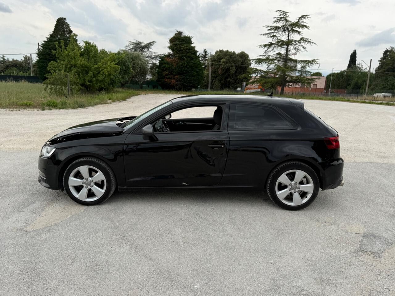 Audi A3 1.6 TDi EURO6B incidentata/sinistrata