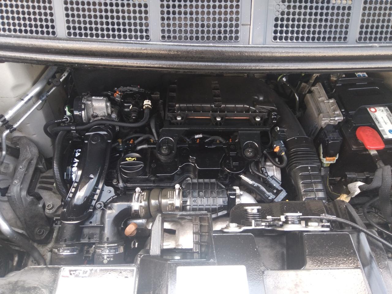 Peugeot Expert BlueHDi 115cv S&S ideale per neopatentati