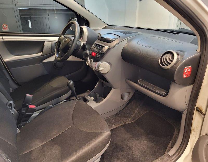 Toyota Aygo Aygo 1.0 12V VVT-i 3 porte Now Connect