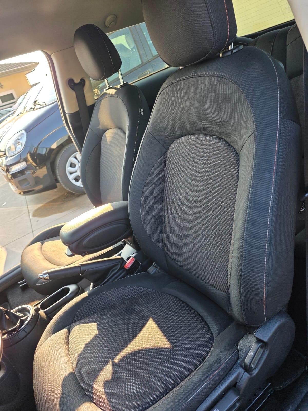 Mini 1.5 Cooper D 5 porte cambio automatico garanzia 12 mesi!!!