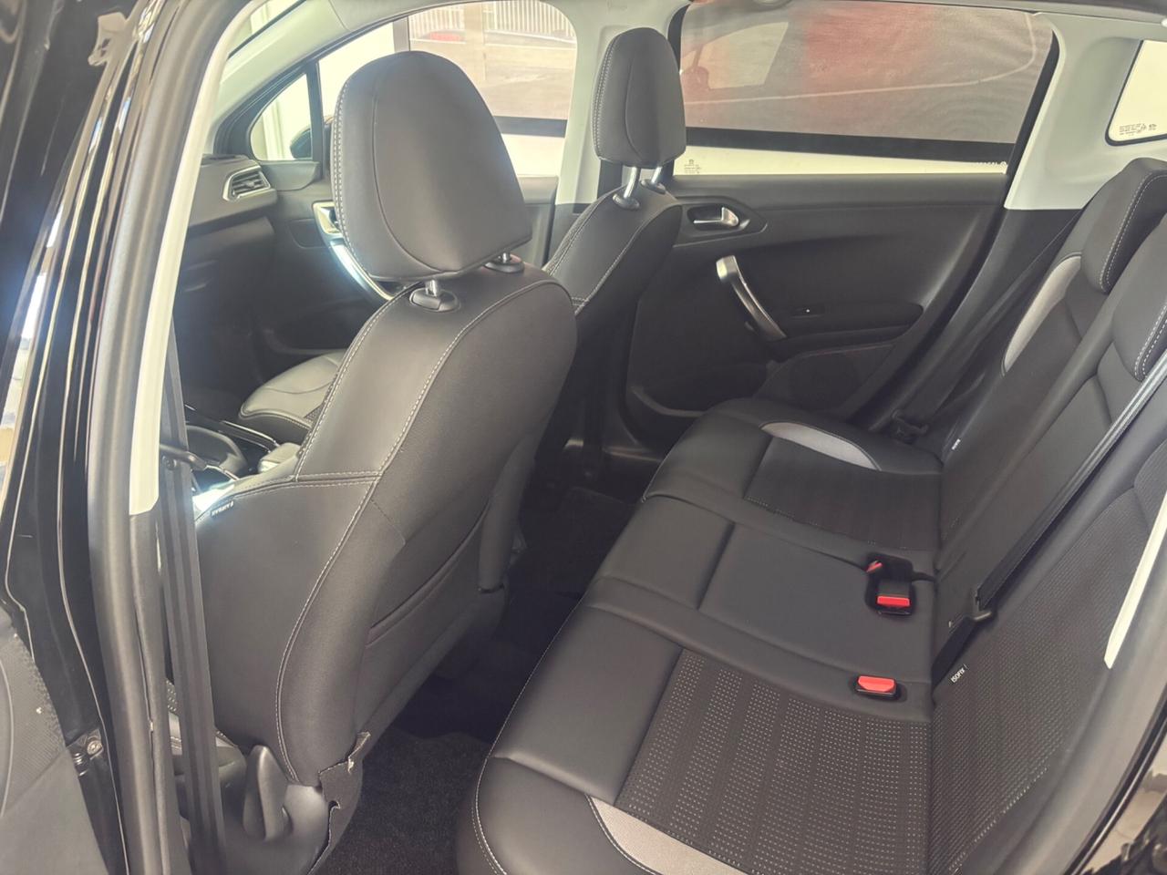 Peugeot 2008 PureTech Turbo 110 EAT6 S&S Black Matt