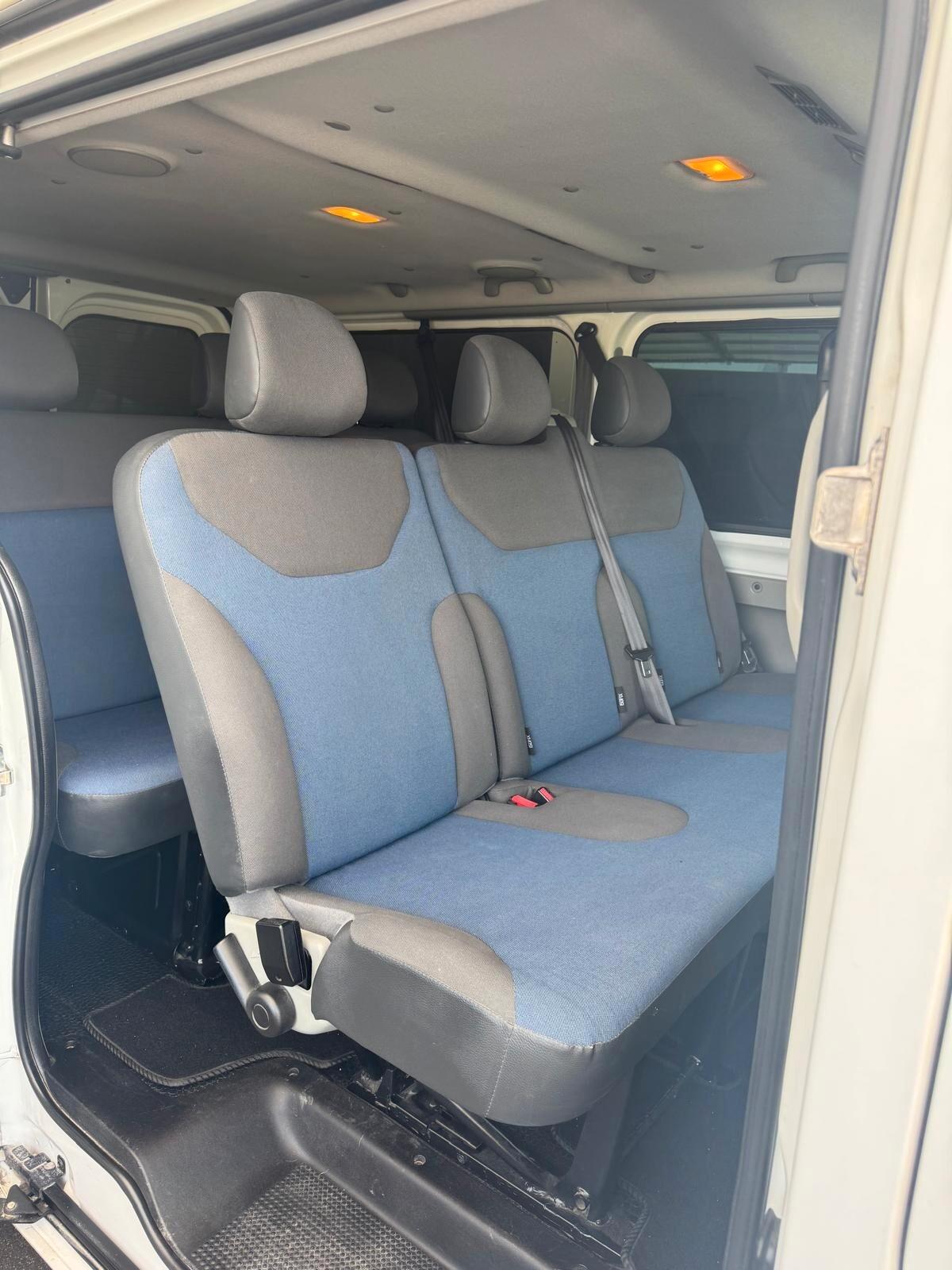 RENAULT TRAFIC 8 POSTI