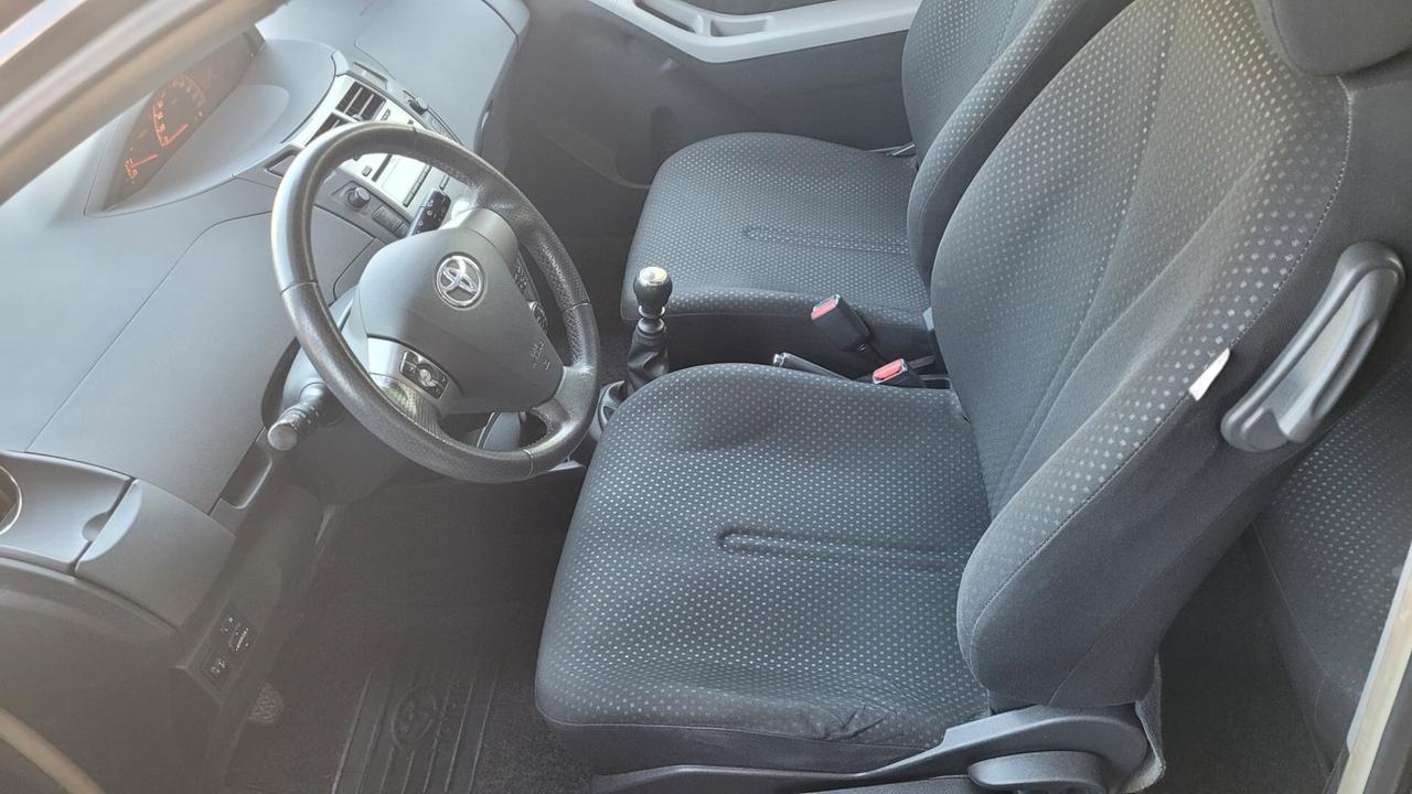 Toyota Yaris 1.4 D-4D DPF 3 porte Sol