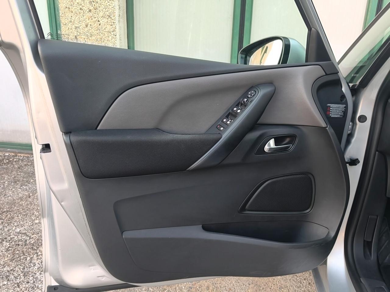 Citroen C4 Picasso 7 POSTI UNIPRO DIESEL 2014