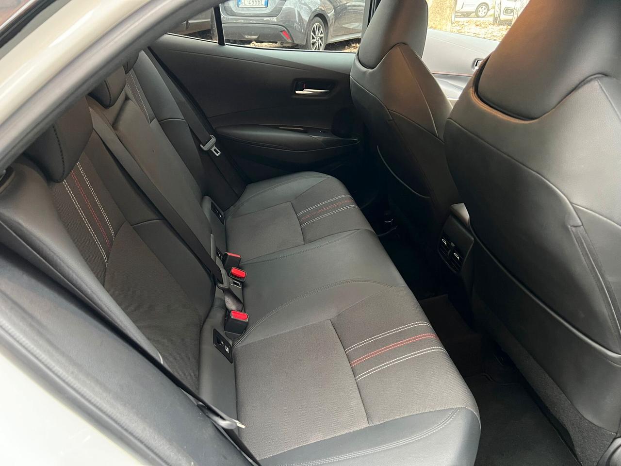 Toyota Corolla GR SPORT 1.8 Hybrid