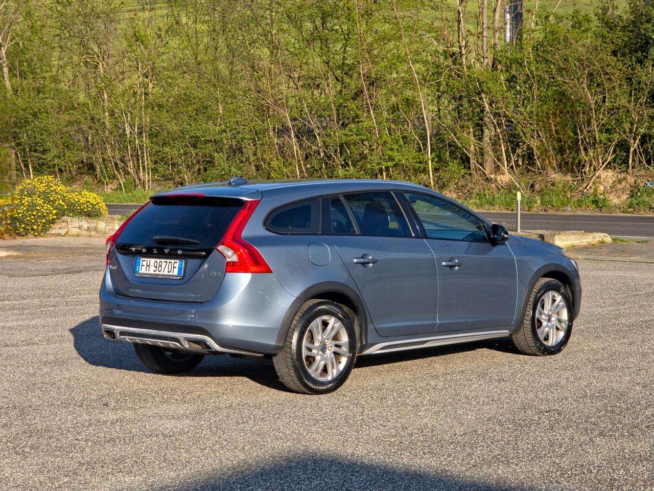 Volvo V60 Cross Country CV-150 D3 Geartronic Summum 2017-E6 Automatico