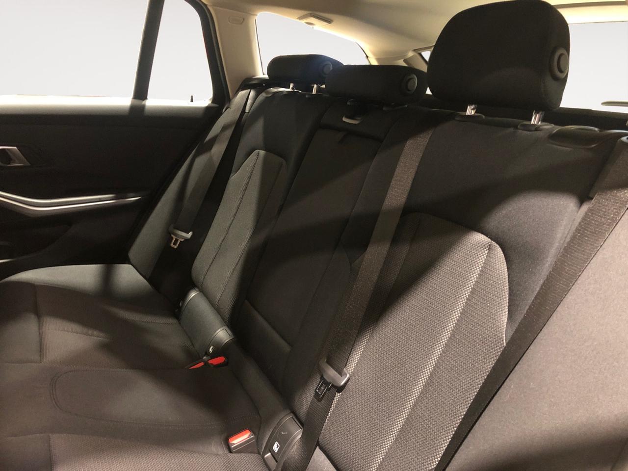 BMW 330e Touring Business Advantage auto