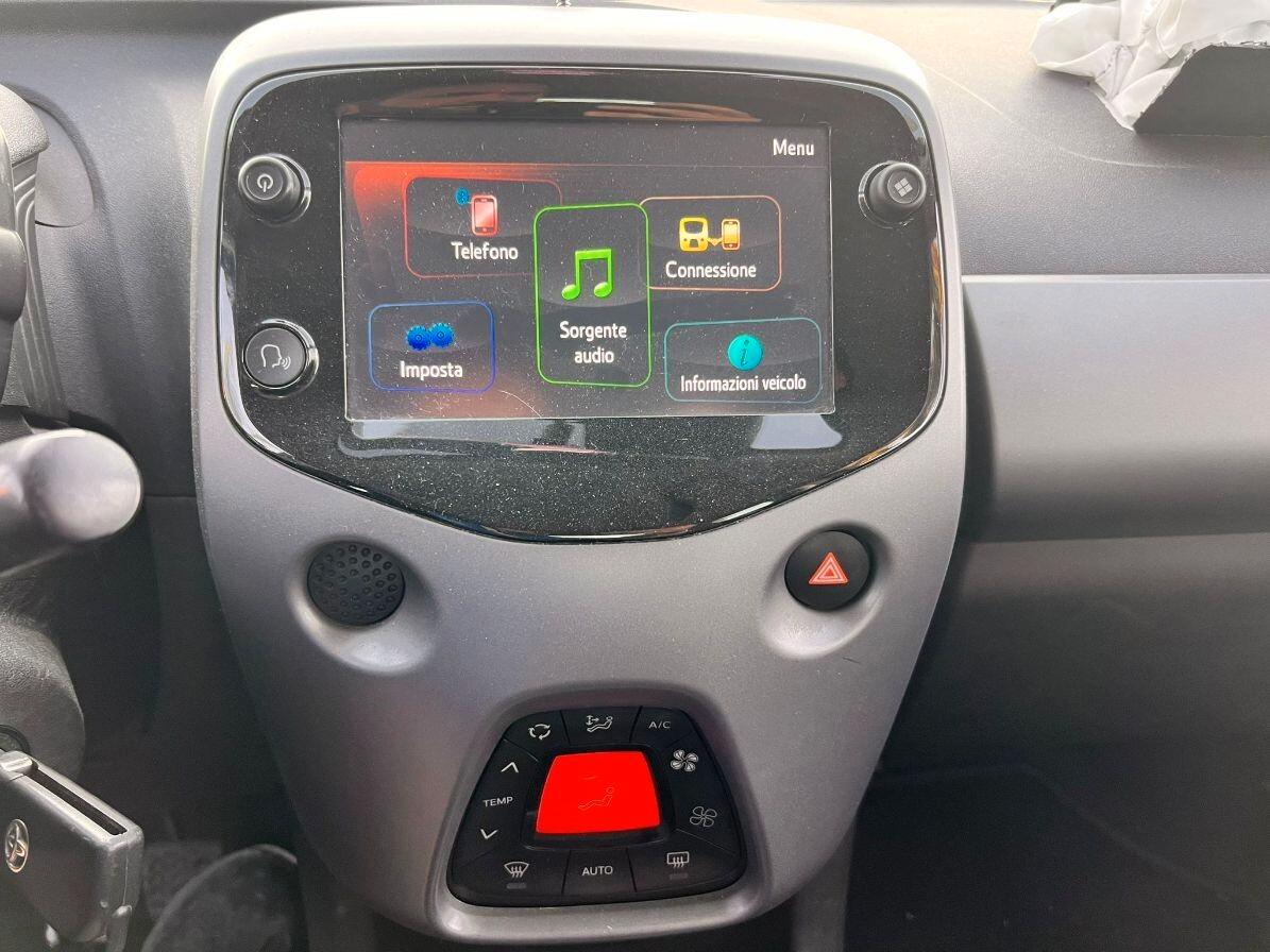 Toyota Aygo 1.0 VVT-i 72 CV 5 porte x-play MMT