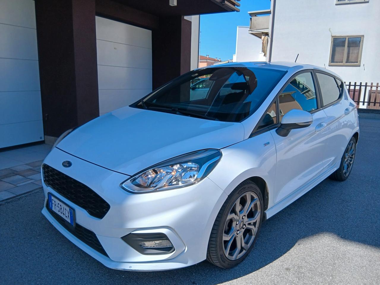 Ford Fiesta 1.0 Ecoboost 125 CV 5 porte ST-Line tua a € 179 mese